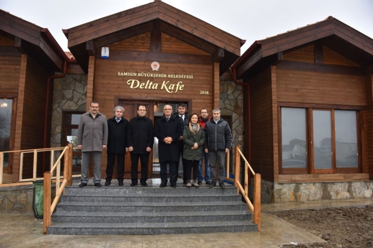 Doğayla Uyumlu Kafe Ziyaretçilerini Bekliyor