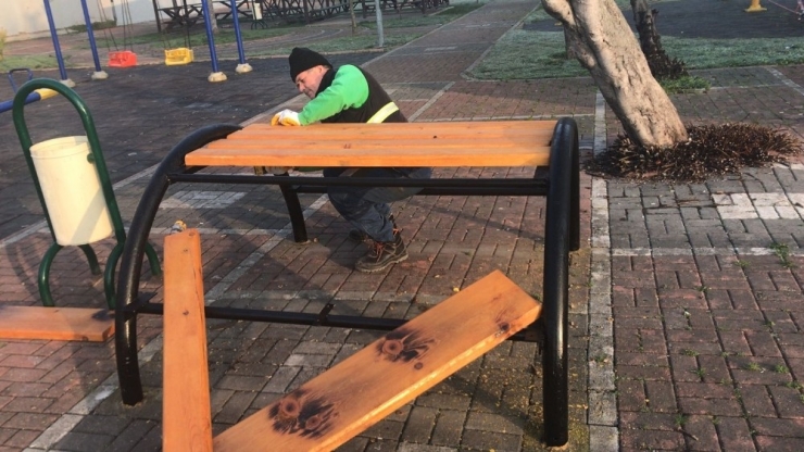 Başiskele’de Çocuk Parkları Onarılıyor