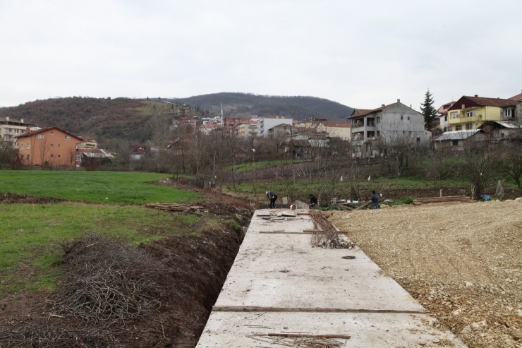 Başiskle’de Yol Ve Köprü Çalışmaları Devam Ediyor