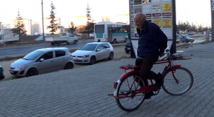 Uşak’ın 80’lik Çılgın Dedesi