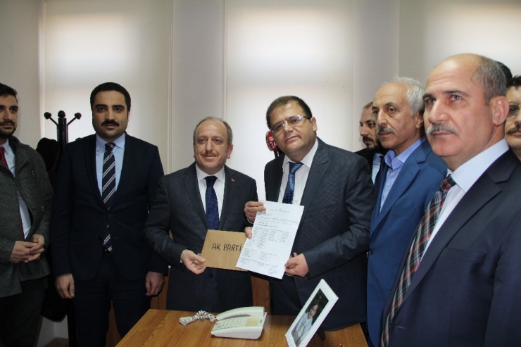 Ak Parti Çorum İl Başkanı Karadağ, Mazbatasını Aldı