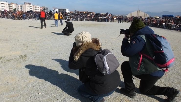 Balıkesirli Amatör Fotoğrafçılar Güreşi Görüntüledi
