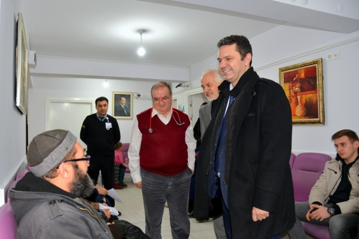 Emek Semt Polikliniği’nden Mahalleli Memnun