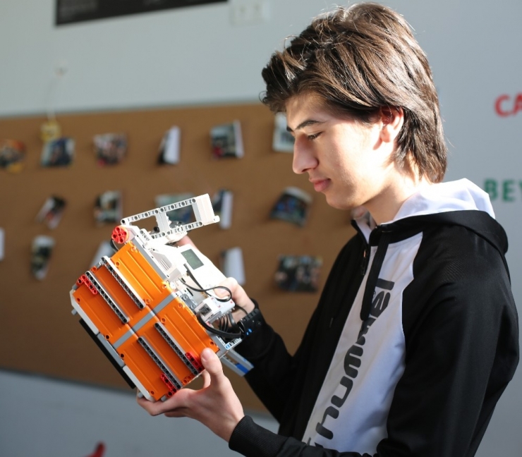 Diyarbakırlı Öğrencilerden Klima Suyuna Dönüşümlü Çözüm