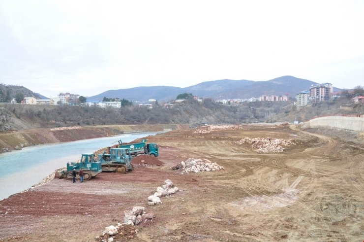Tunceli’de Mameki Köprüsü Ve Mavi Köprü Kıyı Düzenleme Projesi