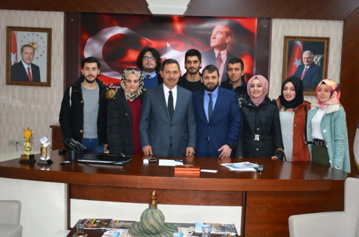 Ak Parti Gençlik Kollarından Başkan Uysal’a Ziyaret