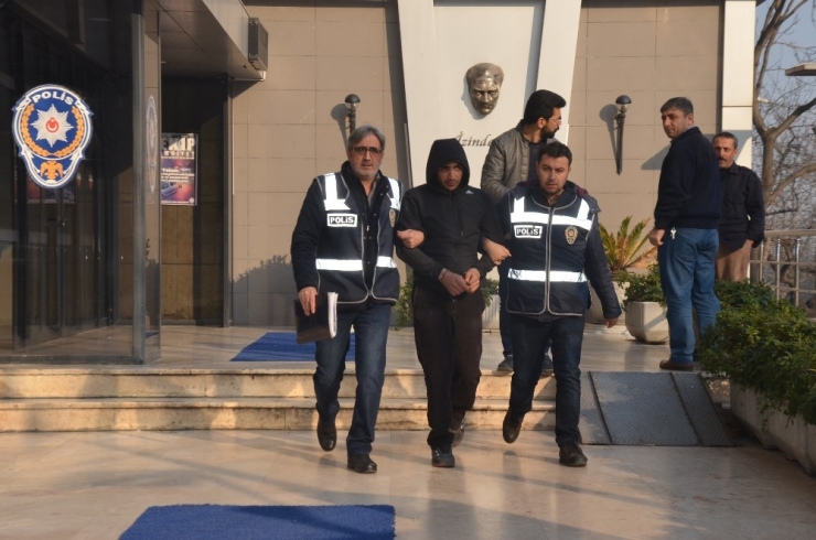 Sigara Ve Alkol Hırsızlığı Kamerada