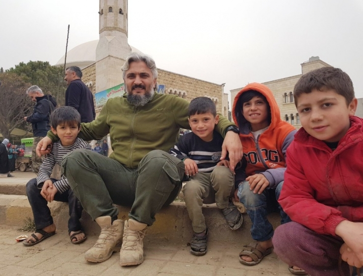 Savaşta Yetim Kalan Çocuklara Türk Polisi Sahip Çıkıyor