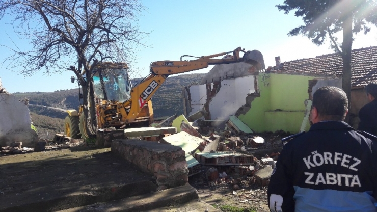 Körfez’de Kaçak Ve Metruk Yapıya Geçit Verilmiyor