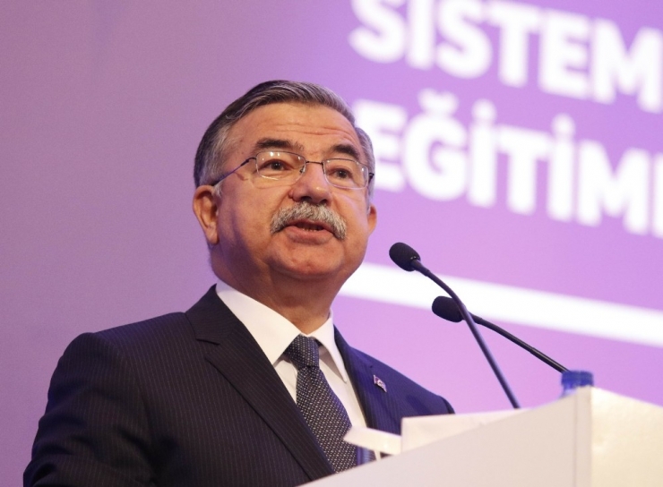 Bakan Yılmaz: "Yüksek Öğretimde Kızlar Erkeklerden Daha Fazla"