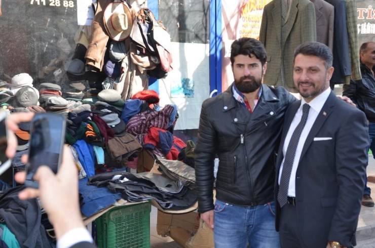 Başkan Yüzügüllü Halk Pazarında