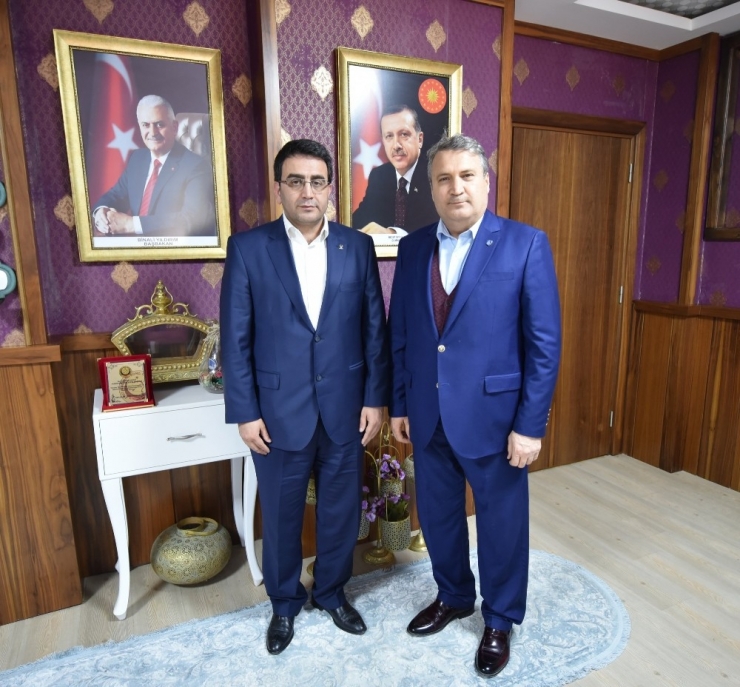 Başkan Çerçi Ak Parti Yeni İlçe Başkanını Ağırladı