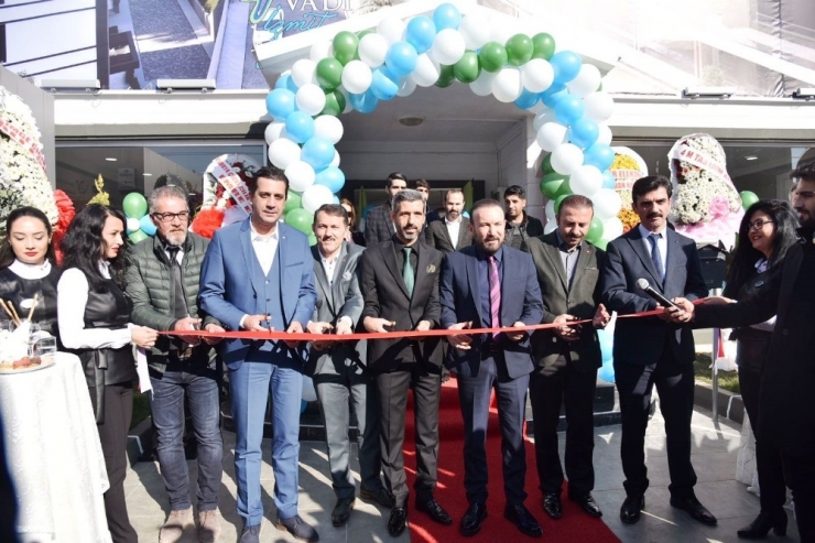 Vadi İzmit’in Yeni Satış Ofisi Yenişehir’de Açıldı