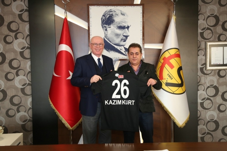 Başkan Kazım Kurt’dan Eskişehirspor’a Ve Yerel Spor Takımlarına Destek