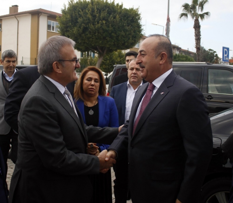Bakan Çavuşoğlu: "Cezaevi İnşaatları Suistimal Ediliyor"