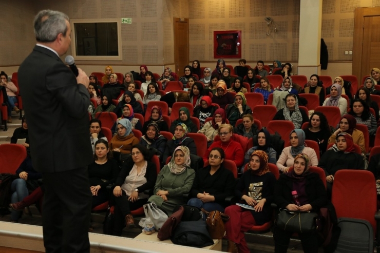 Ko-mek’te Usta Öğreticiler Oryantasyon Eğitimi Aldı