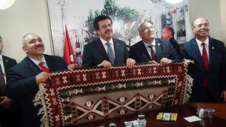 Bakan Zeybekci: "Darbe Girişiminden Sonra Türkiye En Hızlı Büyüyen Ülke Oldu"