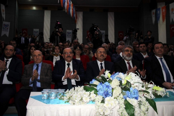 Çevre Ve Şehircilik Bakanı Mehmet Özhaseki: "Milli Meselede Muhalefet Olmaz"