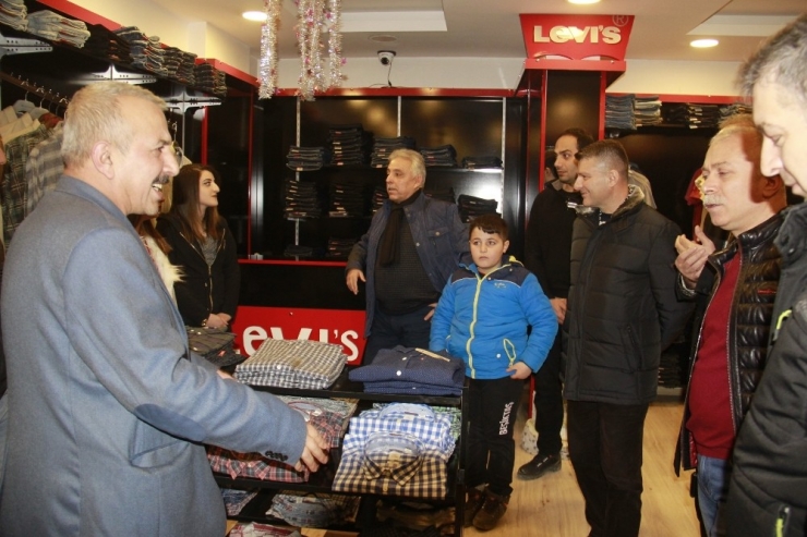 Vali Toprak Esnafı Ziyaret Etti