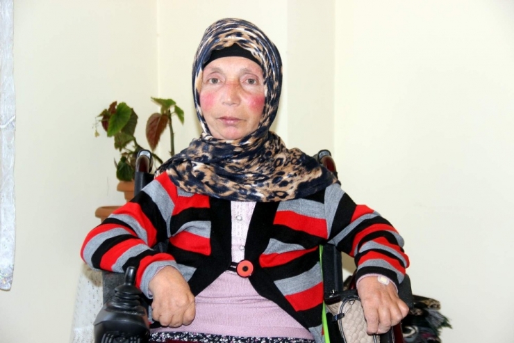 40 Yıldır Yürüyeceği Günü Bekliyor