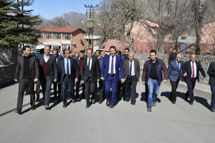 Ak Partili Başkan Gür Çukurca’yı Ziyaret Etti