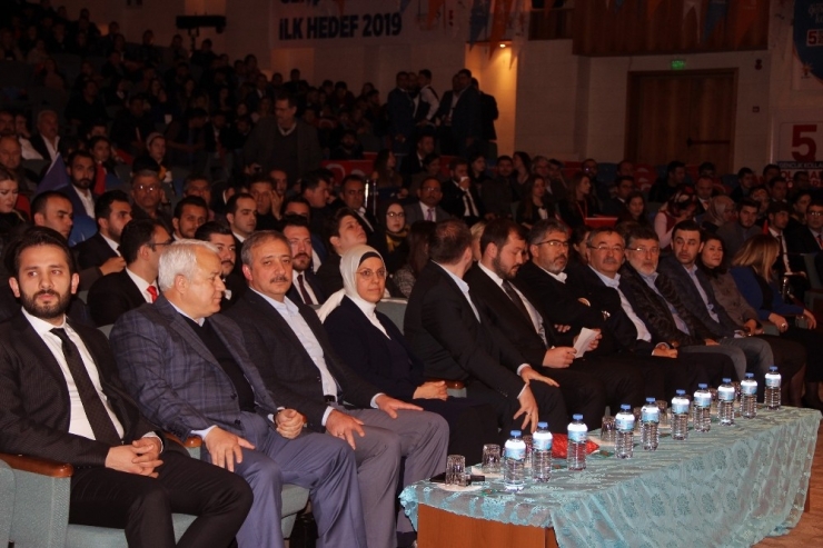 Ak Parti Genel Başkan Yardımcısı Ravza Kavakçı Kan;