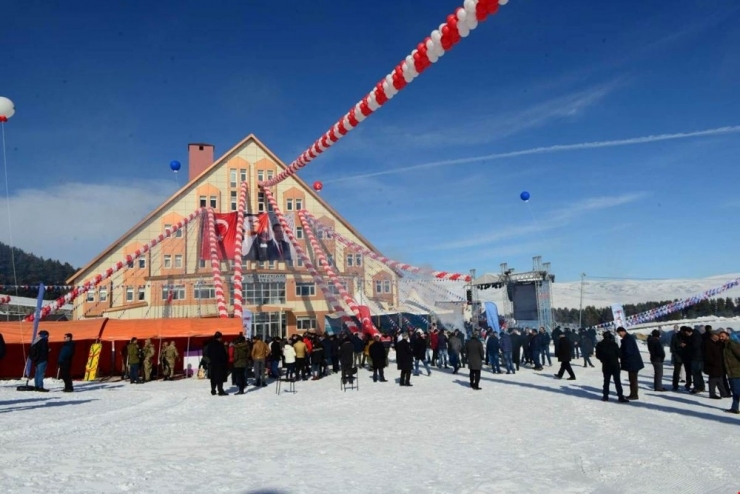 Yalnızçam Kayak Merkezi’ne Muhteşem Açılış