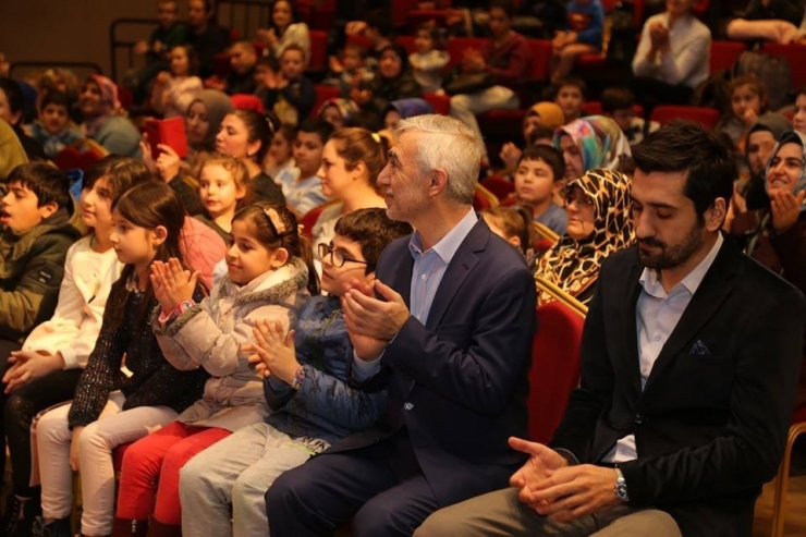 “Dev Gölgeler” Tasvir Sergisi Kağıthane’de