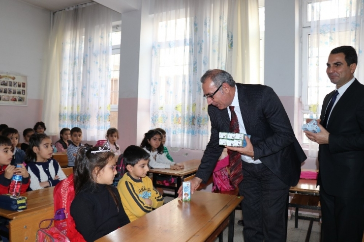 Bingöl’de 22 Bin Öğrenciye Haftanın 3 Günü Süt Dağıtılacak