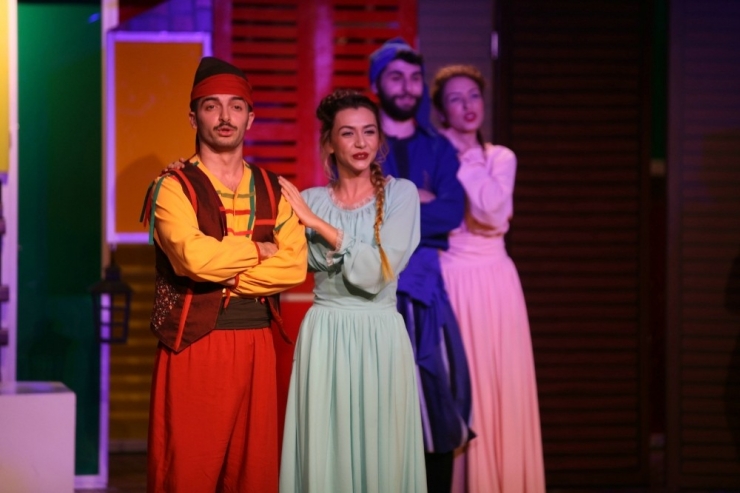 Odunpazarı Belediye Tiyatrosu Büyük İlgi Görüyor