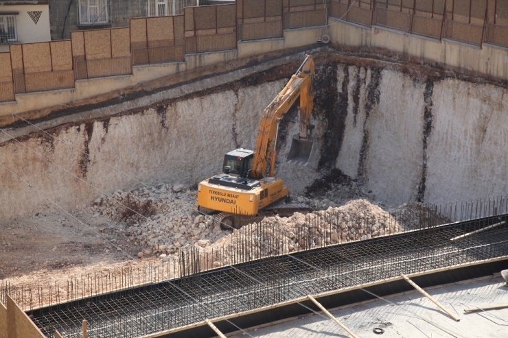 Perilikaya Spor Salonu Ve Aşevi İnşaatına Başlandı