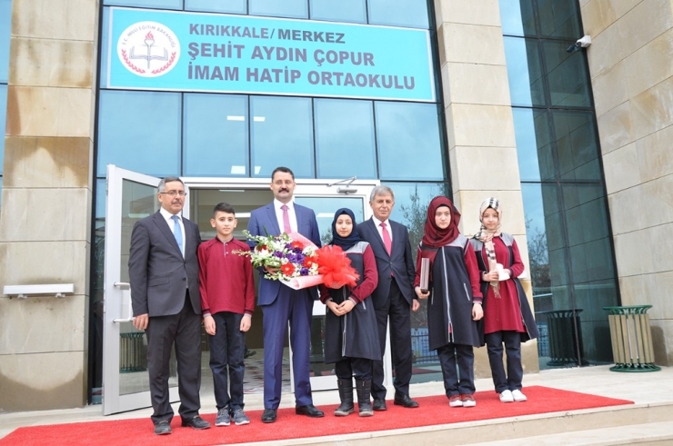 İmam Hatipli Öğrenciler Yeni Binasına Kavuştu