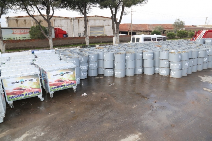 Kül Konteynerlerine Göz Diktiler