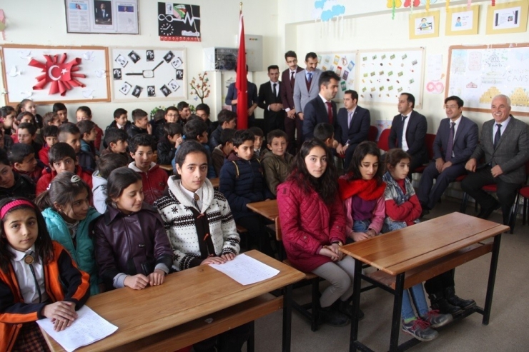 Başkale’de Öğrenciler Ders Başı Yaptı