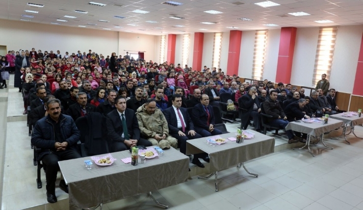 Gürpınar’da Öğrenciler Ders Başı Yaptı