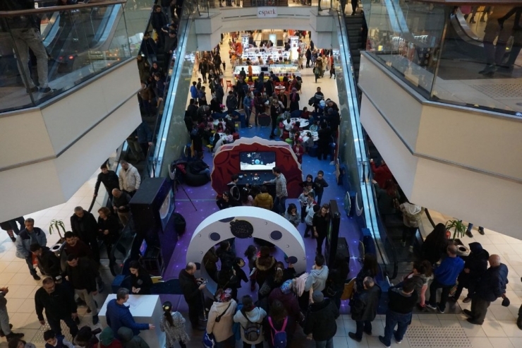 Yarıyıl Tatilinde Minikler Uzayı Espark’ta Keşfetti