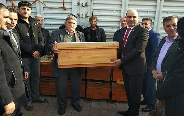 Arıcılara Bin 218 Kovan Desteği