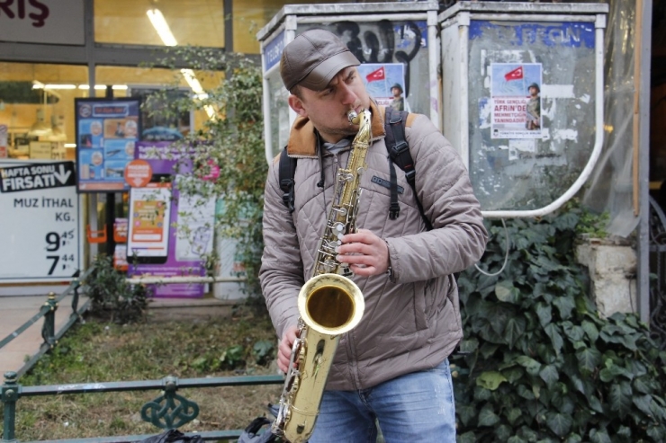 Saksafonuyla 80’lere Götürdü