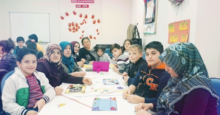 Kartepeli Çocuklar Anneleriyle Doyasıya Eğlendi