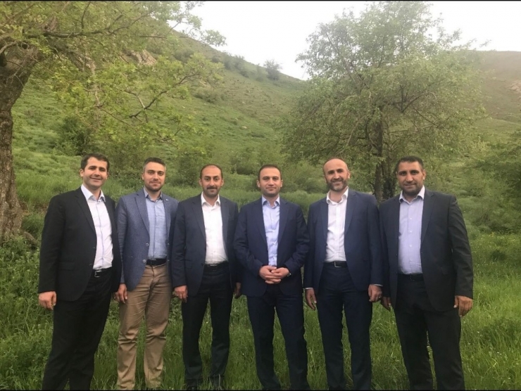 Hakkarili Öğrenciler Kutsal Topraklara Uğurlandı