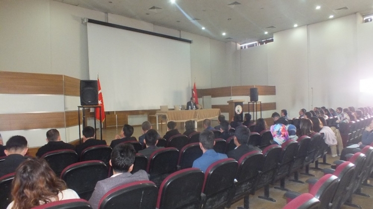 Malazgirt’te Okul Müdürleri Toplantısı