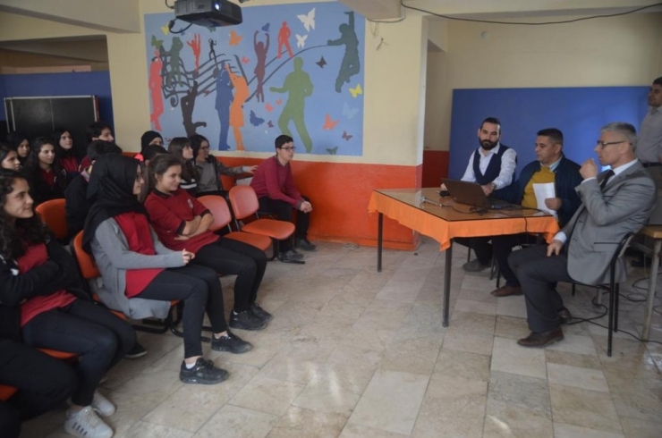 Selendi’de Öğrencilere Sigaranın Zararları Anlatıldı