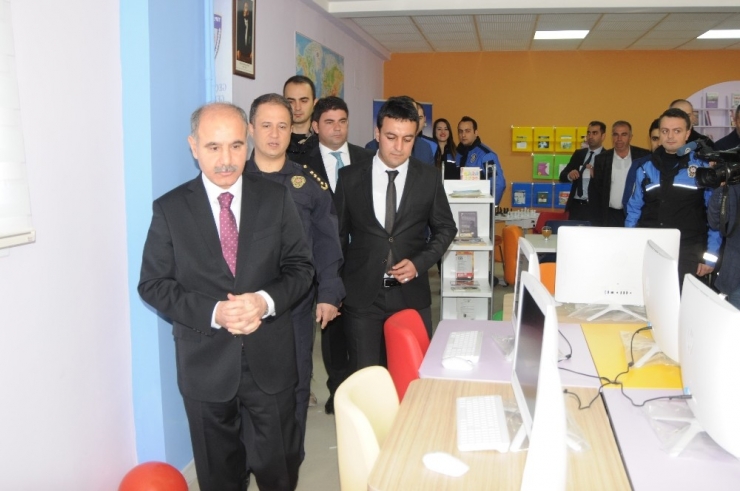 Şırnak’ta Şehit Polis Adına Kütüphane Açıldı