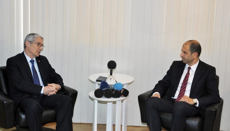 Büyükelçi Kanbay, Kktc Dışişleri Bakanı Özersay İle Görüştü