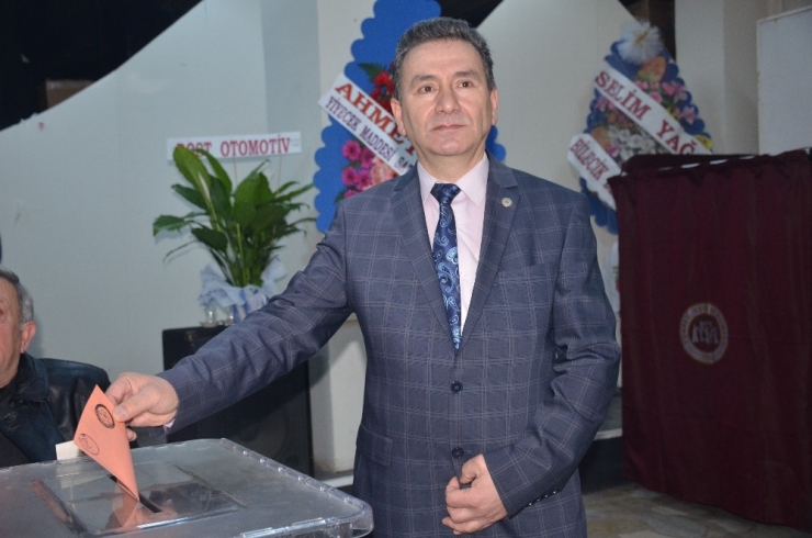 Bilecik Madeni İşler Esnaf Ve Sanatkarlar Odası Başkanı Mehmet Baş Güven Tazeledi