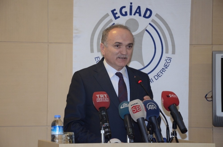 Bakan Özlü: “100 Yerli Otomobilden 80’ini İhraç Ediyoruz”