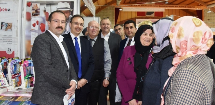 Kemalpaşa’da Kitap Fuarı