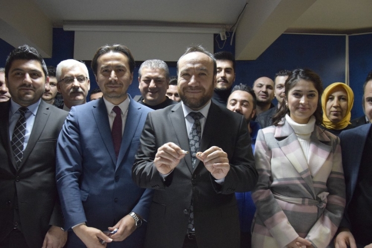 Başkan Teşkilata Sigarayı Bıraktırdı