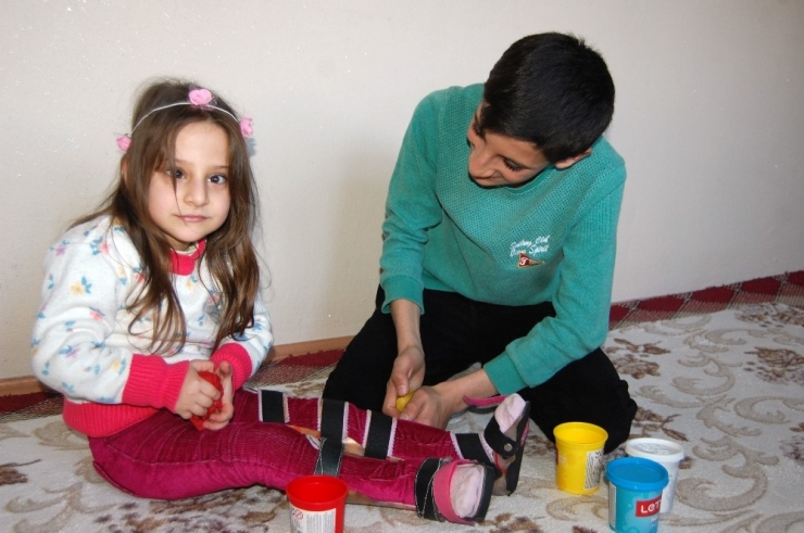 Engelli Hilal’e Zeynep Öğretmen Işık Oldu