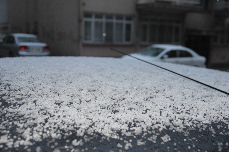 Elazığ’da Dolu Yağışı Etkili Oldu